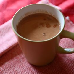 Chocolate Quente Cremoso com Leite Condensado