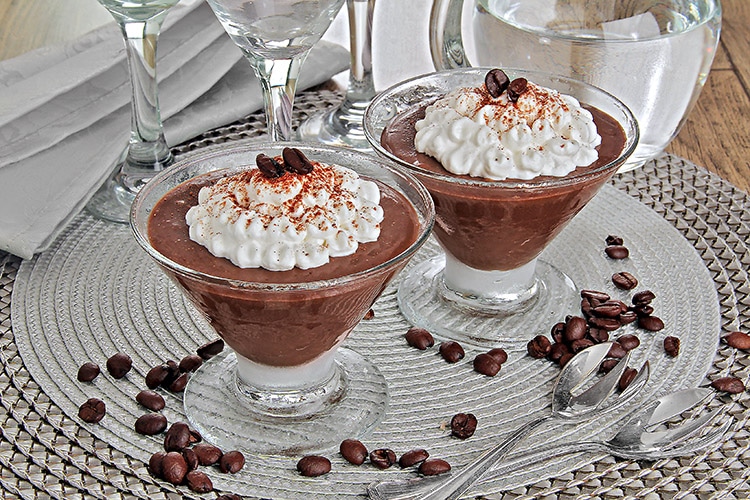 Mousse de Café com Chantilly Mousse de Café com Chantilly