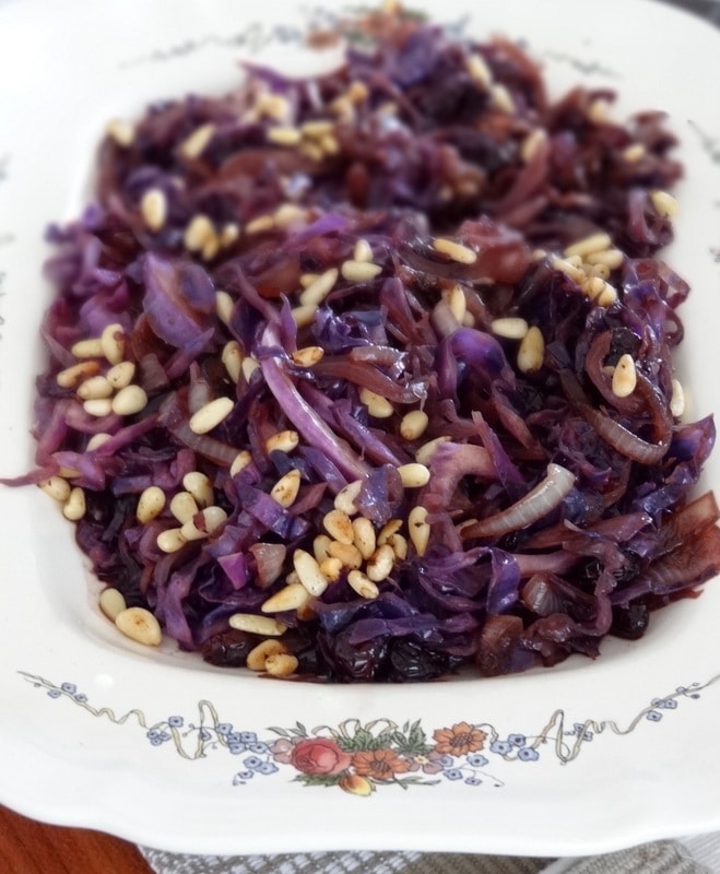 Salada de Repolho Roxo com Pinoli e Cranberry