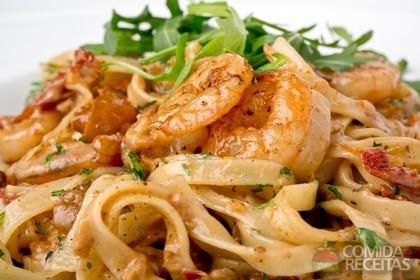 Tagliatelle ao Molho de Camarão Tagliatelle ao Molho de Camarão
