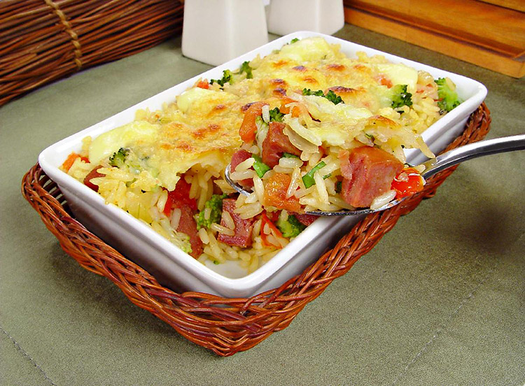 Arroz de Forno com Linguiça Calabresa