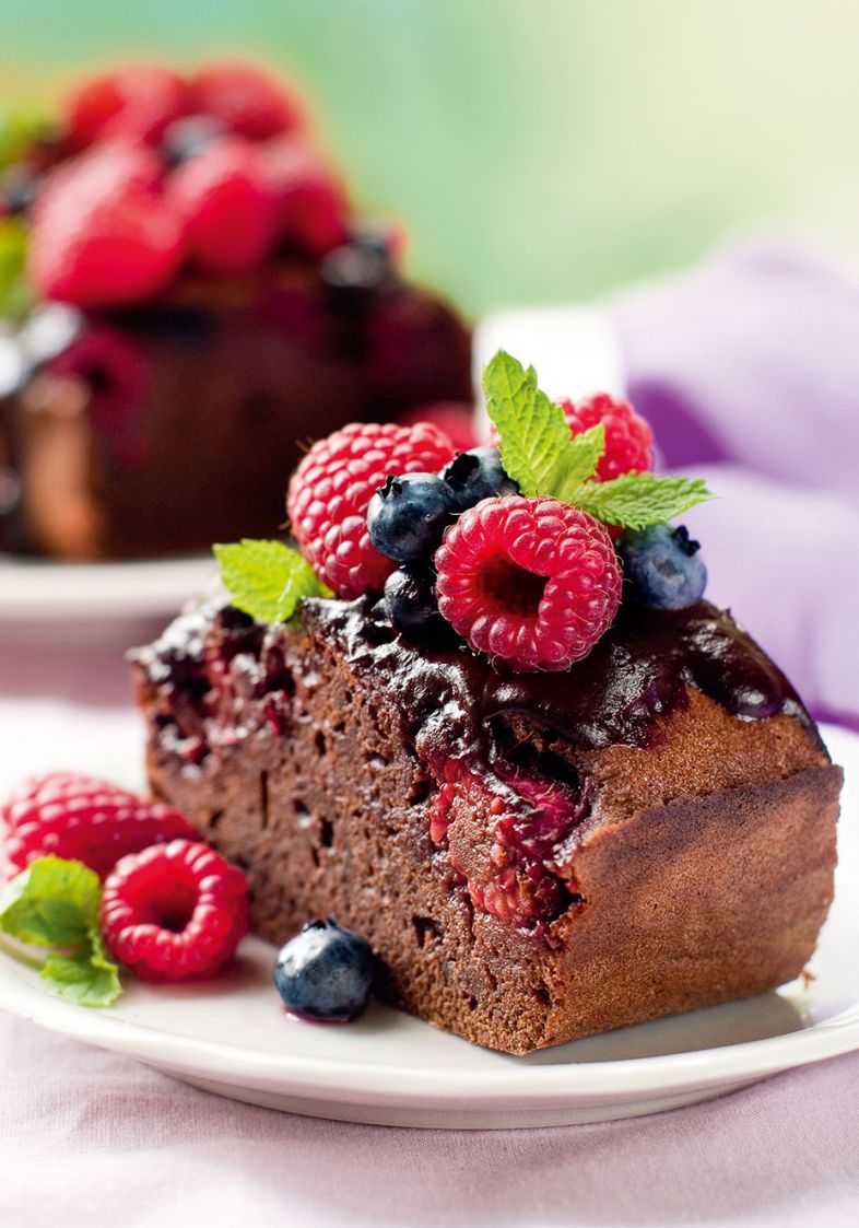 Bolo de Chocolate e Frutas Vermelhas Bolo de Chocolate e Frutas Vermelhas