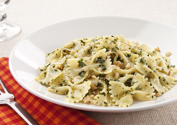 Farfalle com Manjericão e Nozes
