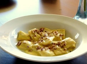 Ravióli ao Molho de Gorgonzola e Nozes