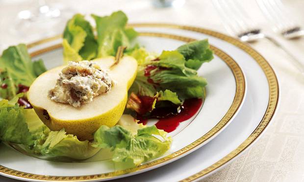 Salada de Escarola com Pera Recheada