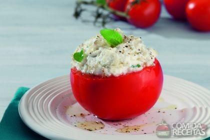 Tomate Recheado com Creme de Ricota