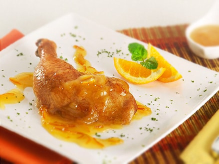 Coxa e Sobrecoxa de Frango ao Molho de Laranja