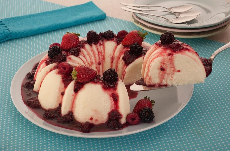Manjar de Coco com Frutas Vermelhas