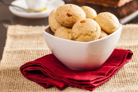 Pão de Queijo de Ricota e Chia