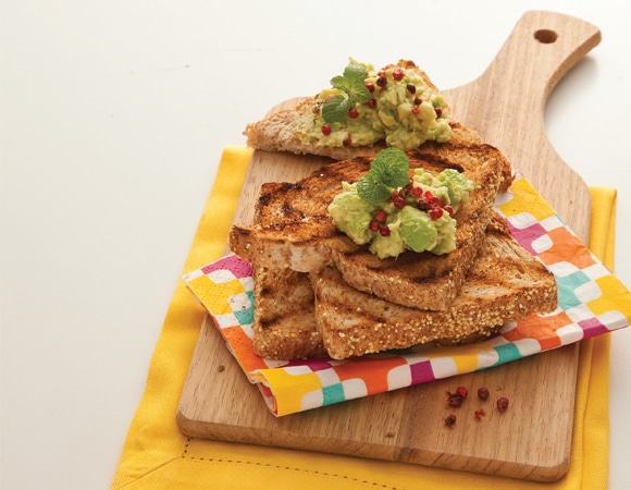 Sanduíche de Abacate com Peixe ao Alho