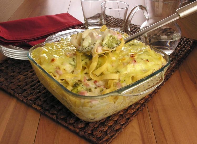 Talharim de Forno ao Molho Branco