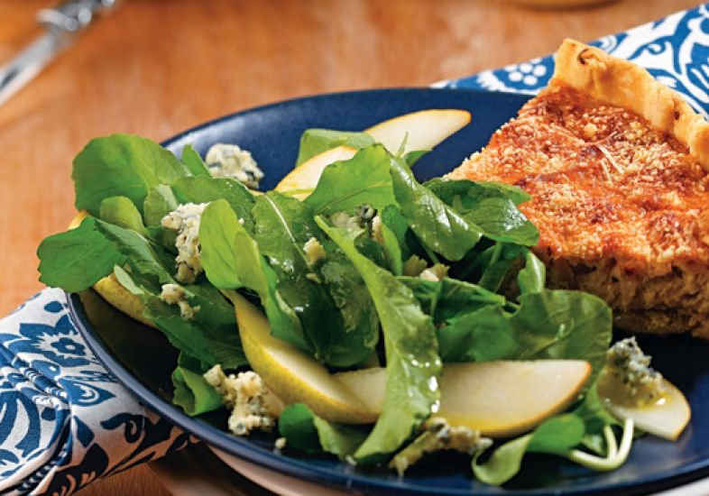 Torta de Cebola com Salada