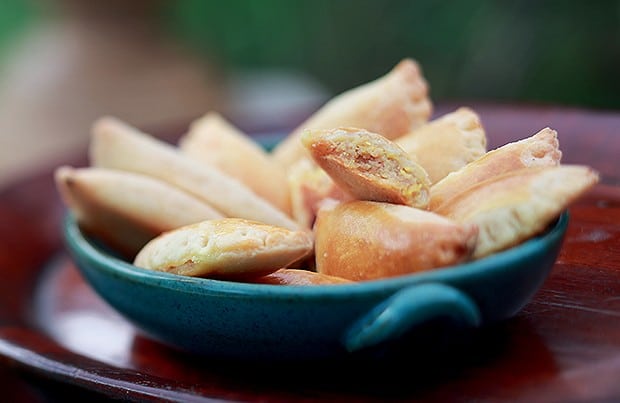 Pastelzinho de Presunto com Fios de Ovos