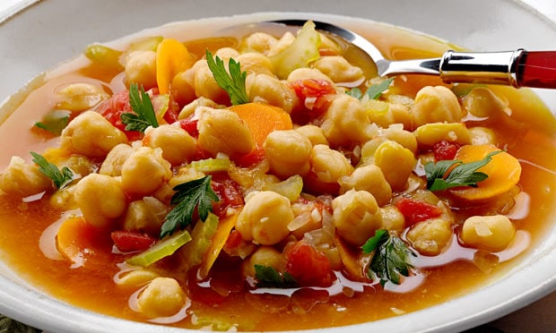 Sopa de Tomate com Grão-de-Bico