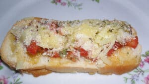 Bruschetta de Tomate Seco e Parmesão Bruschetta de Tomate Seco e Parmesão