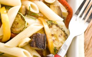 Salada de Penne com Legumes Grelhados 