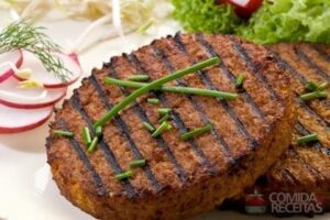 Hambúrguer de Carne Moída e Soja 