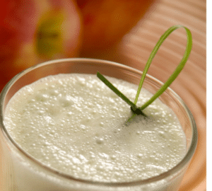 Shake de Maçã e Capim-Santo Shake de Maçã e Capim-Santo
