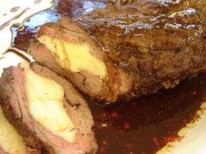 Roast Beef Recheado com Queijo Coalho