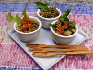Salada de Fusili com Vegetais na Cumbuquinha 