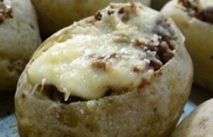 Batata Recheada com Carne e Requeijão