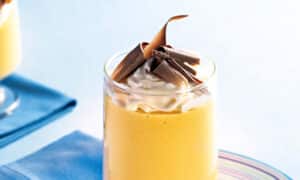Mousse de Pêssego em Calda